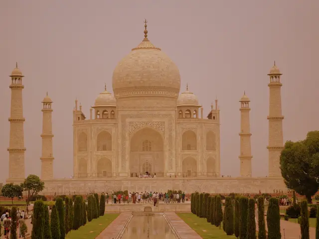 Taj Mahal's Main Dome: Unprecedented Issue - ASI Reveals Water Infiltration