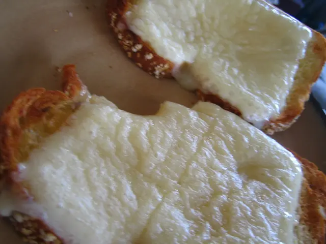 Top-15 Retinol Cream Recommendations in 2025, as Suggested by Skin Experts