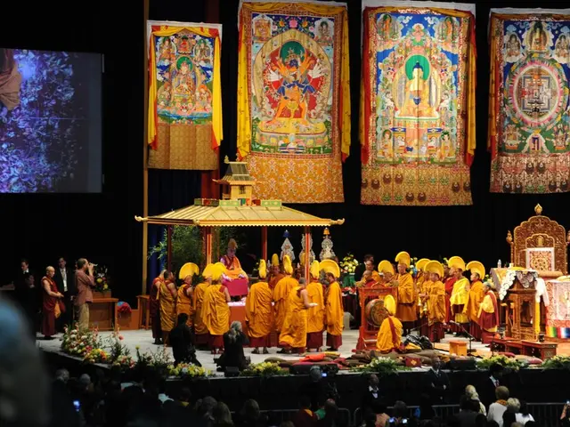 Film spectacles of allure