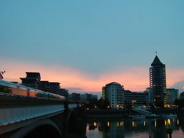 Departure of the White Fleet from Magdeburg following water scarcity.
