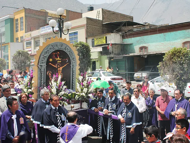 Residents Praise the Painted Murals
